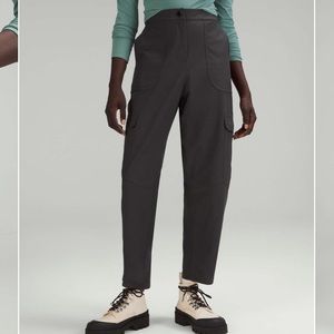 Lululemon Light Utilitech Cargo
Pocket High-Rise Pant
